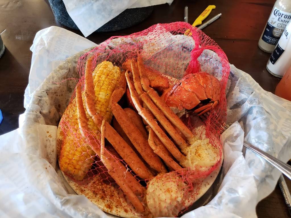 Joes Crab Shack | restaurant | 131 River Rd, Louisville, KY 40202, USA | 5025681171 OR +1 502-568-1171