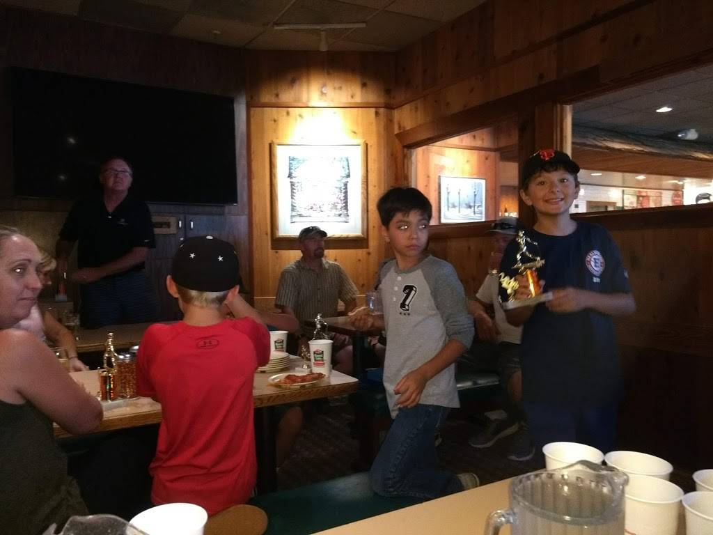 Round Table Pizza | meal delivery | 1351 Healdsburg Ave, Healdsburg, CA 95448, USA | 7074338877 OR +1 707-433-8877