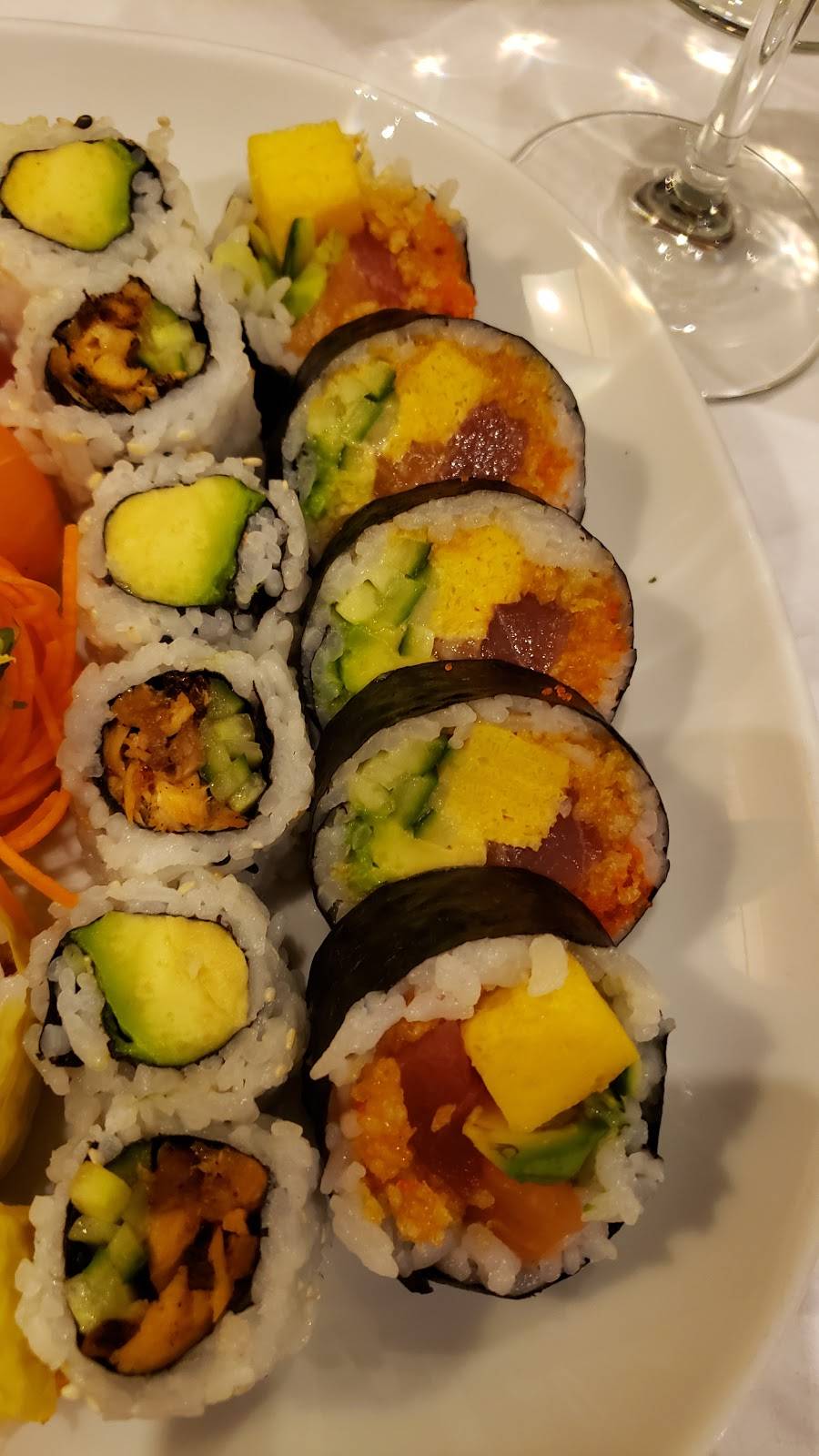 Les Bridés | restaurant | 10420 Rue Lajeunesse, Montréal, QC H3L 2E5, Canada | 5143838596 OR +1 514-383-8596