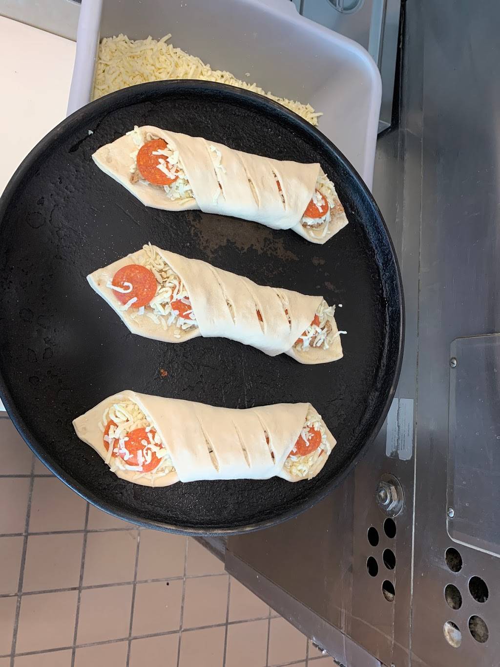 Roman Delight Pizza | restaurant | 1200 E County Line Rd # 145, Ridgeland, MS 39157, USA | 6012061633 OR +1 601-206-1633