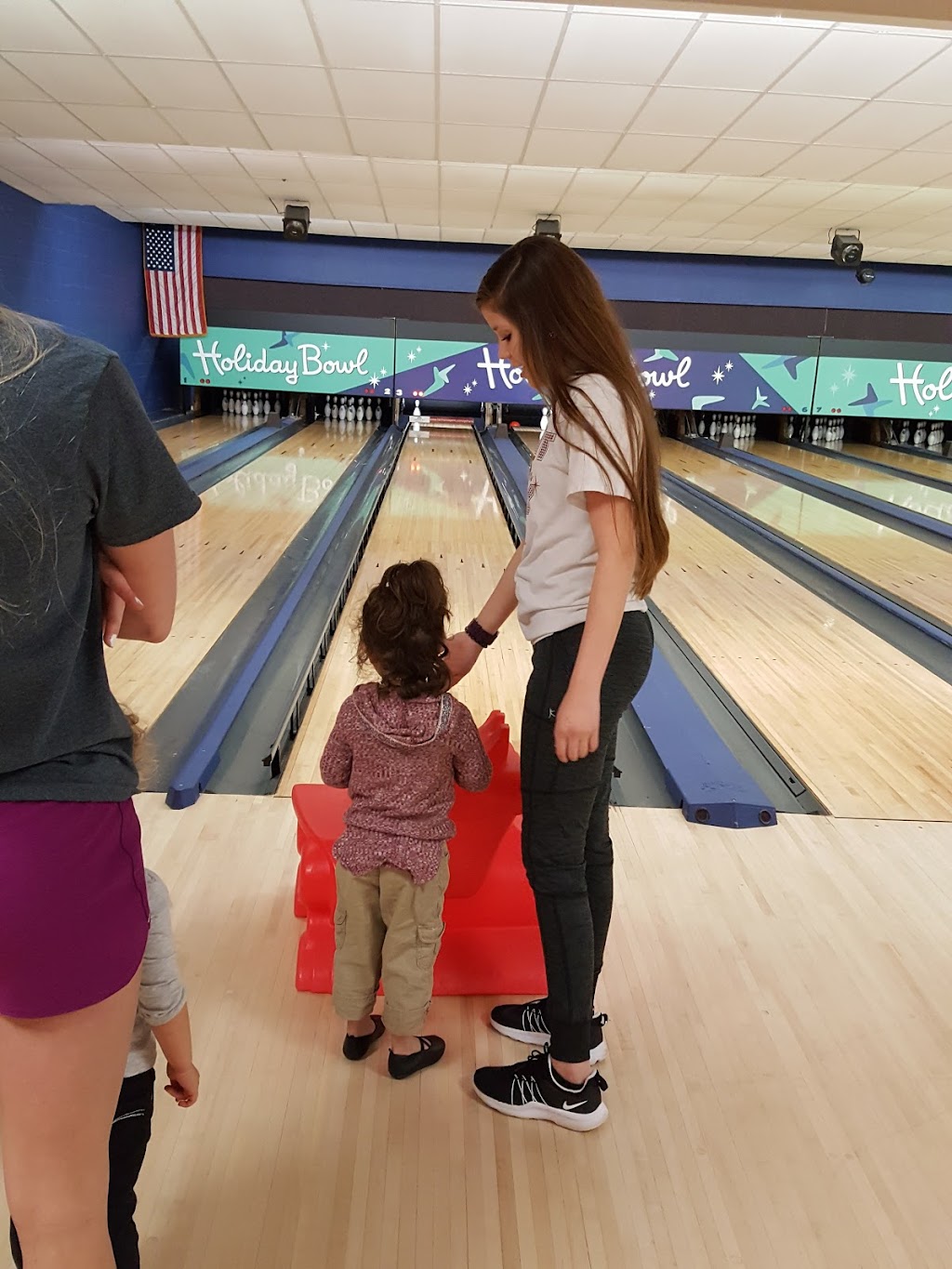 The Holiday Bowl | restaurant | 310 State St, Augusta, KS 67010, USA | 3057310945 OR +1 305-731-0945