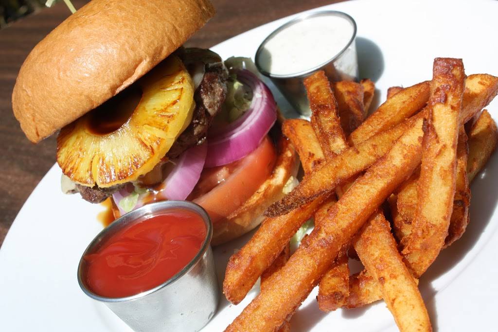 The District Lounge | night club | 223 W Chapman Ave, Orange, CA 92866, USA | 7146397777 OR +1 714-639-7777