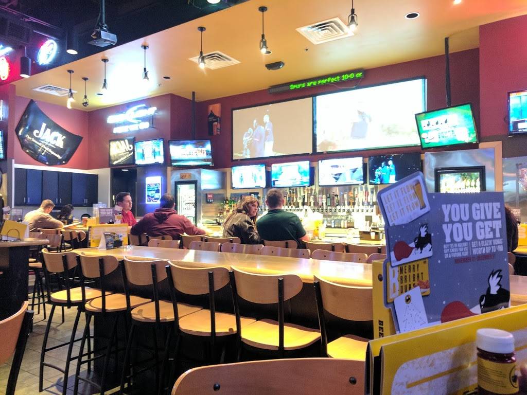 Buffalo Wild Wings | meal takeaway | 3010 Classen Blvd, Norman, OK 73072, USA | 4057018254 OR +1 405-701-8254