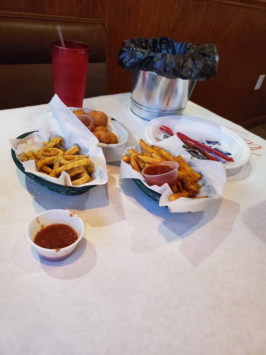 Crafty Crab | restaurant | 8933 J M Keynes Dr #1, Charlotte, NC 28262, USA | 9809995111 OR +1 980-999-5111