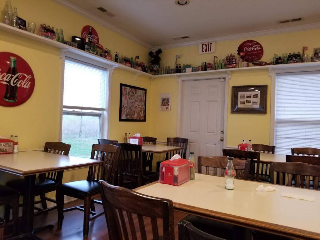 Newsomes Restaurant | restaurant | 235 Jessie Dupont Memorial Hwy, Burgess, VA 22432, USA | 8044539071 OR +1 804-453-9071