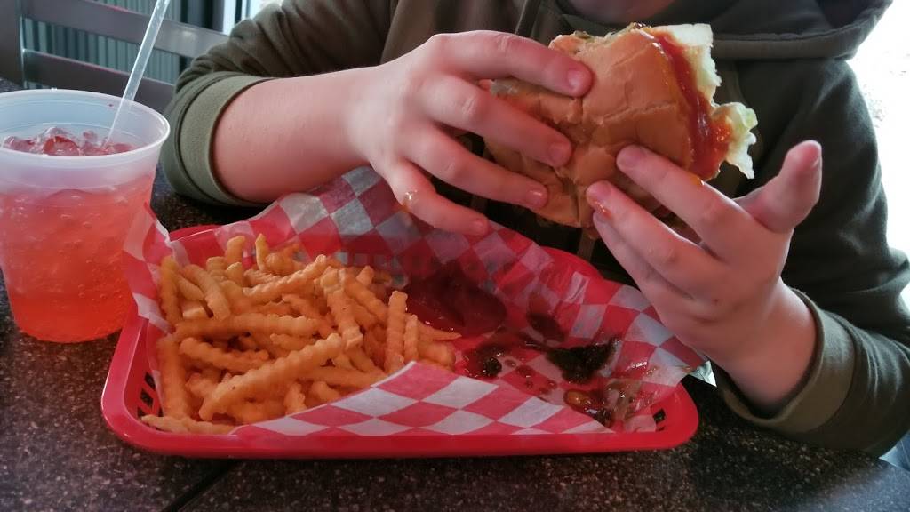 Bobbers Grill | restaurant | 1850 Scales Bend Rd NE, North Liberty, IA 52317, USA | 3196653474 OR +1 319-665-3474