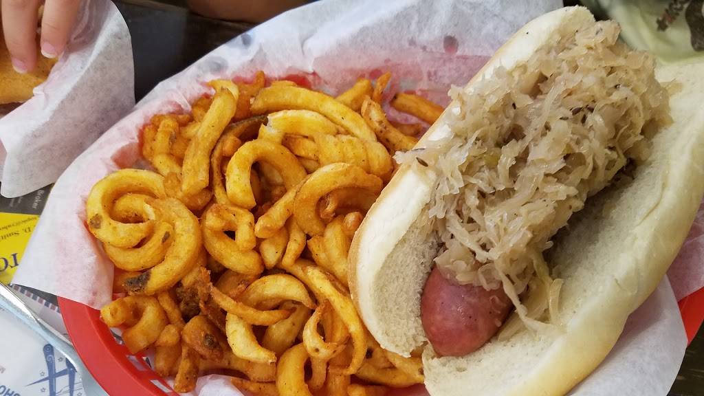 Docs Bar & Grill | restaurant | 113 Main St, Muenster, TX 76252, USA | 9407593627 OR +1 940-759-3627