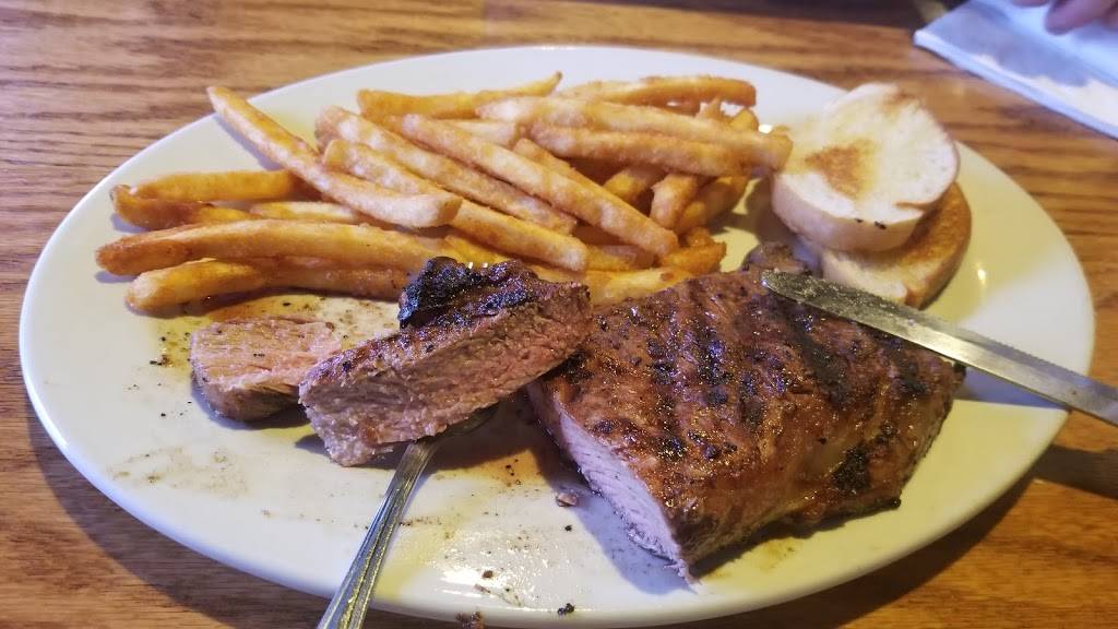 Fiddlesticks Bar & Grill | restaurant | 10815 W Jewell Ave, Lakewood, CO 80232, USA | 3039690855 OR +1 303-969-0855