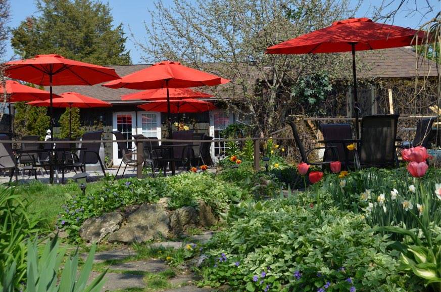 Blumen Garden Bistro | restaurant | 647 County Rd 49, Picton, ON K0K 2T0, Canada | 6134766841 OR +1 613-476-6841