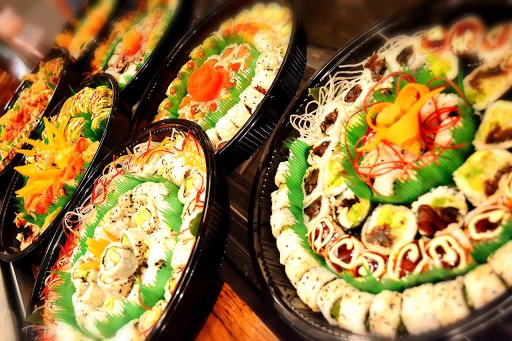 Rock Wrap & Roll | restaurant | 2187 N Clybourn Ave, Chicago, IL 60614, USA | 7734722800 OR +1 773-472-2800