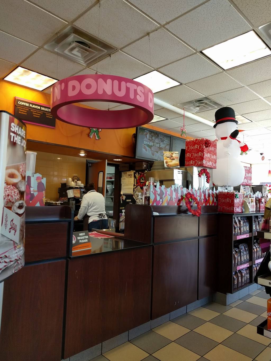 Dunkin | bakery | 920 N 11th St, Beaumont, TX 77702, USA | 4098332104 OR +1 409-833-2104