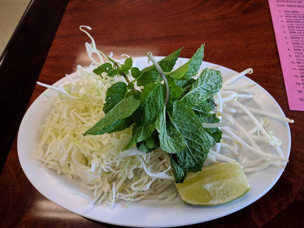 Fung Wong Bakery | restaurant | 833 International Blvd, Oakland, CA 94606, USA | 5108328182 OR +1 510-832-8182