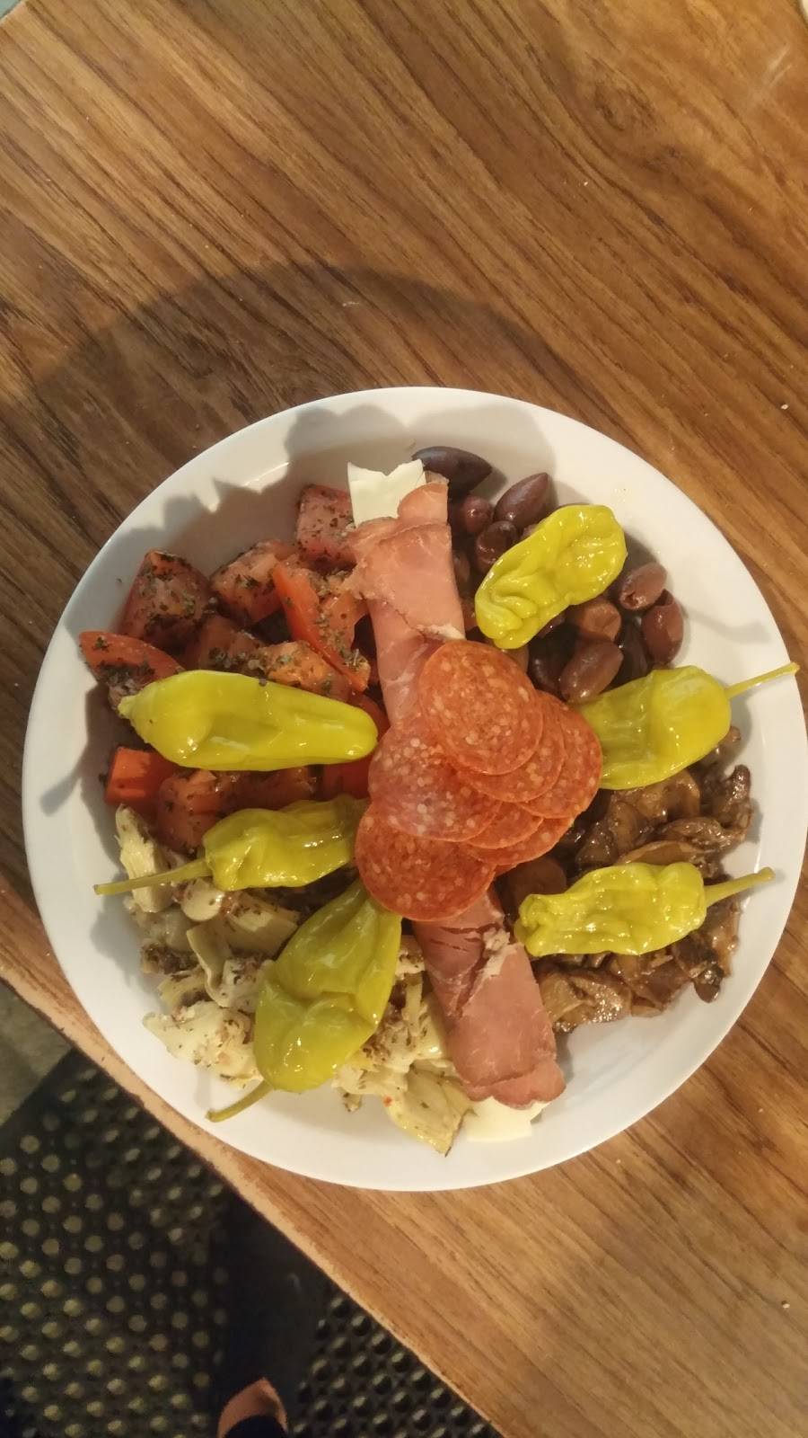 Geppettos Italian Restaurant | restaurant | 616 Lancaster Dr NE, Salem, OR 97301, USA | 5033781271 OR +1 503-378-1271