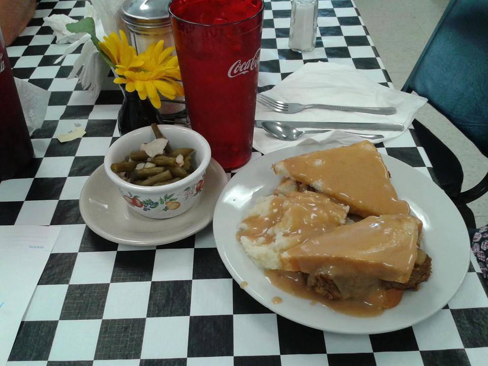 Sonnys Corner Cafe and Pizzeria | restaurant | 302 N Gray St, Sidell, IL 61876, USA | 2172889351 OR +1 217-288-9351