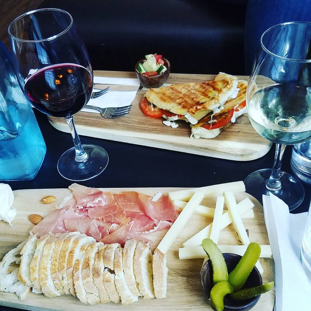 Wine & Tapas Bar | restaurant | 103 S Main St unit a, Summerville, SC 29483, USA | 8437711131 OR +1 843-771-1131