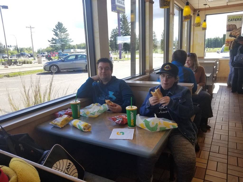 Subway | restaurant | 101 Grindstone Ct, Hinckley, MN 55037, USA | 3203846184 OR +1 320-384-6184