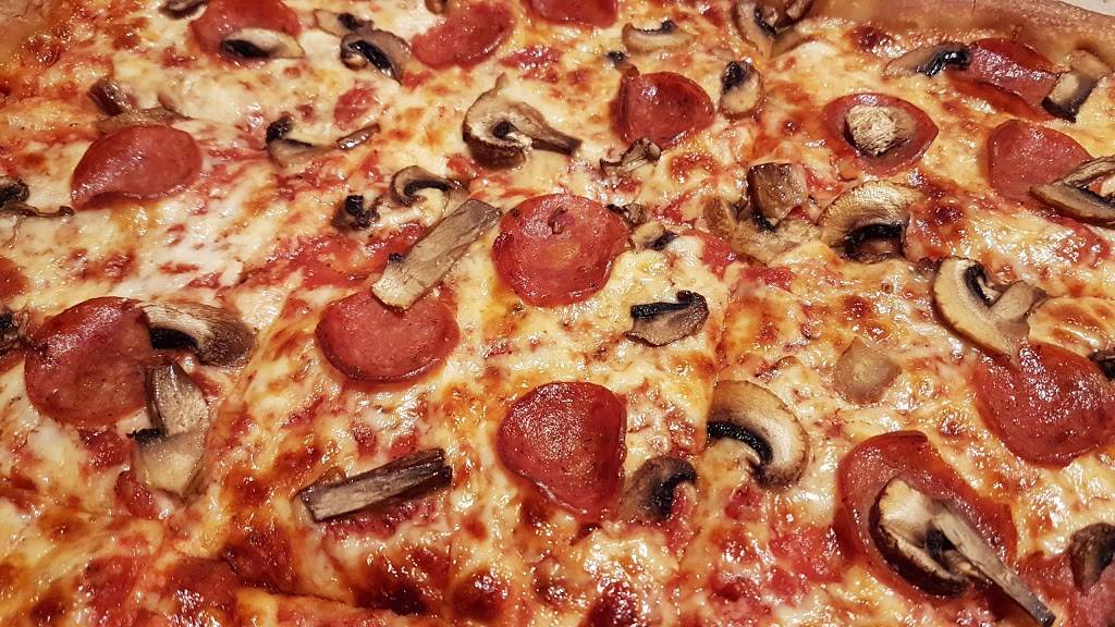 Vincents Pizzeria | restaurant | 324 Thorold Rd, Welland, ON L3C 3W6, Canada | 9057354110 OR +1 905-735-4110