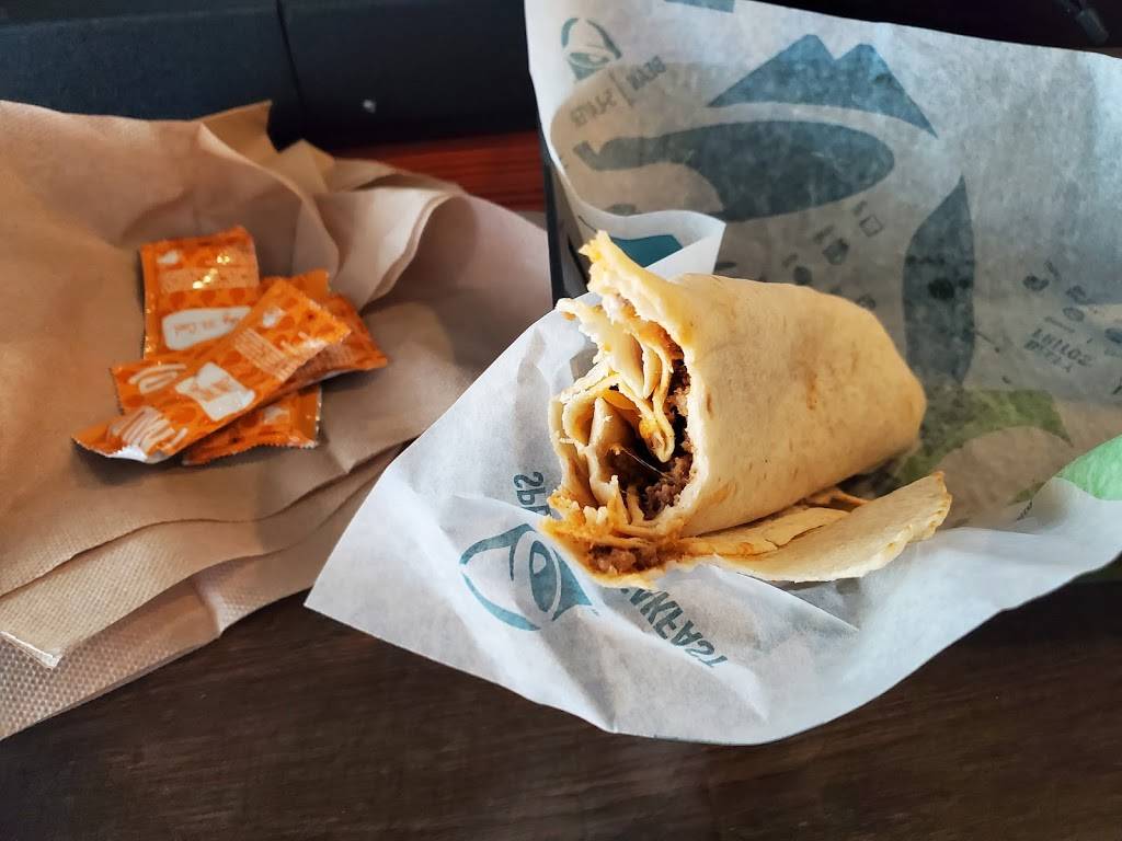 Taco Bell | meal takeaway | 22 E Chicago Ave, Chicago, IL 60611, USA | 7085935390 OR +1 708-593-5390