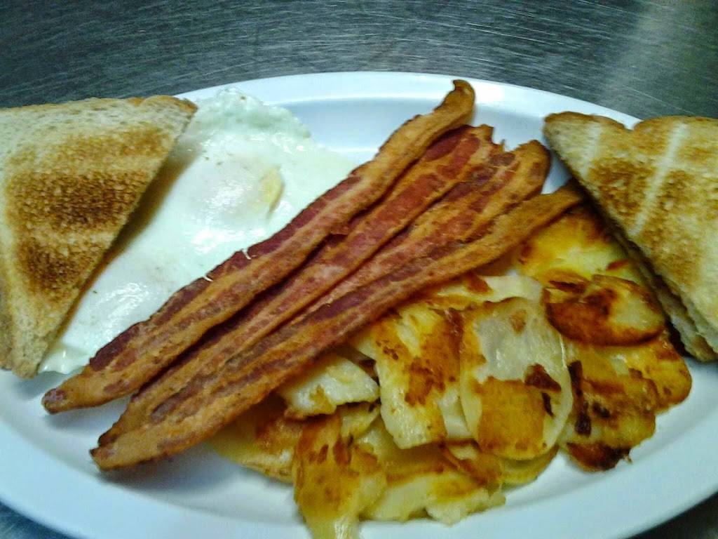 Mandys Family Restaurant | restaurant | 117 N Main St, Grayville, IL 62844, USA | 6183752021 OR +1 618-375-2021