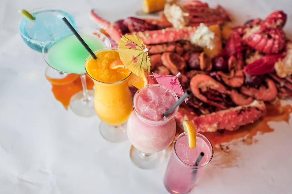 Hook & Reel Cajun Seafood | restaurant | 200 Baychester Ave, The Bronx, NY 10475, USA | 9175077052 OR +1 917-507-7052