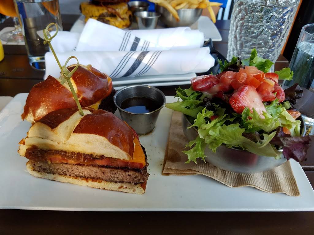 Empire Burgers & Brew | restaurant | 48 W Chicago Ave, Naperville, IL 60540, USA | 6303559000 OR +1 630-355-9000