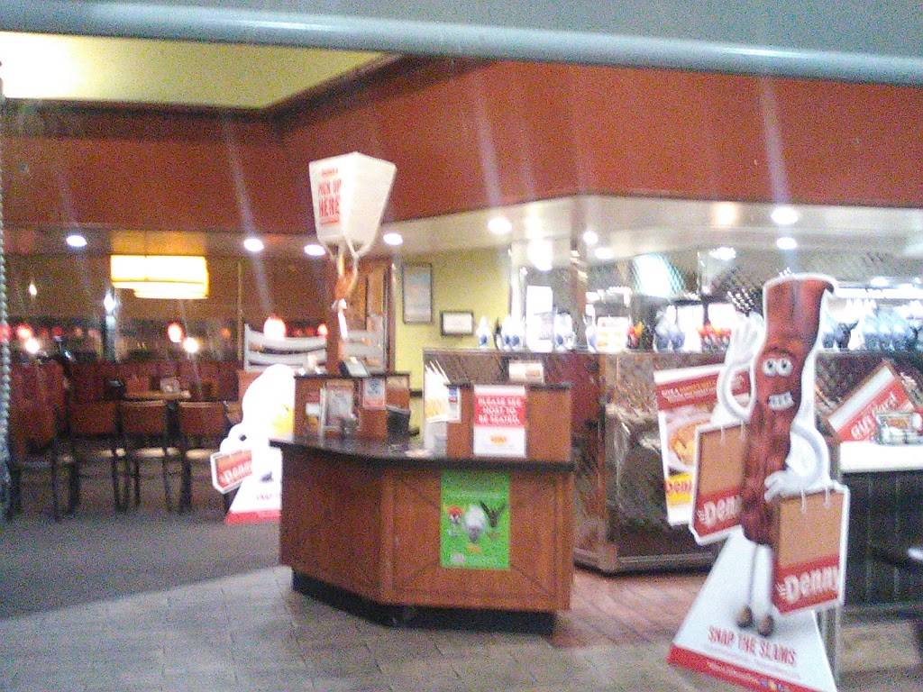 Dennys | restaurant | 1409 E 4th St, Ontario, CA 91764, USA | 9099832533 OR +1 909-983-2533