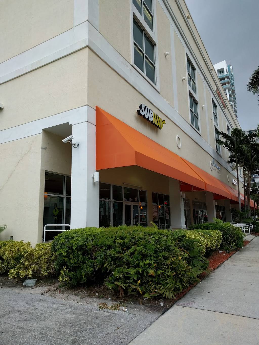 Subway | restaurant | 2336 Biscayne Blvd, Miami, FL 33137, USA | 3055719088 OR +1 305-571-9088