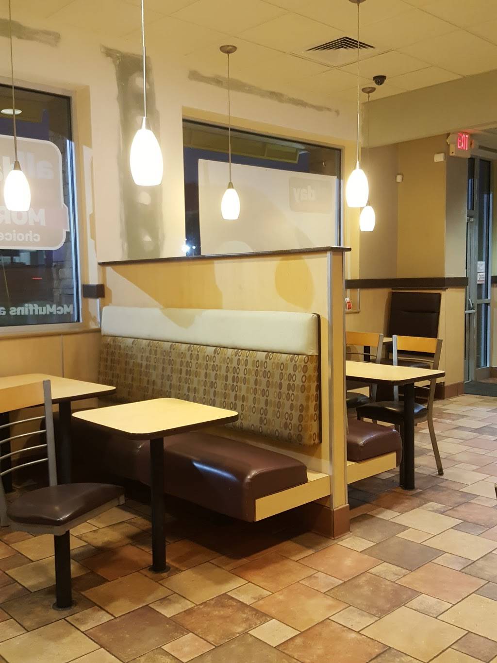 McDonalds | cafe | 7134 Oak Ridge Hwy, Knoxville, TN 37931, USA | 8659859500 OR +1 865-985-9500