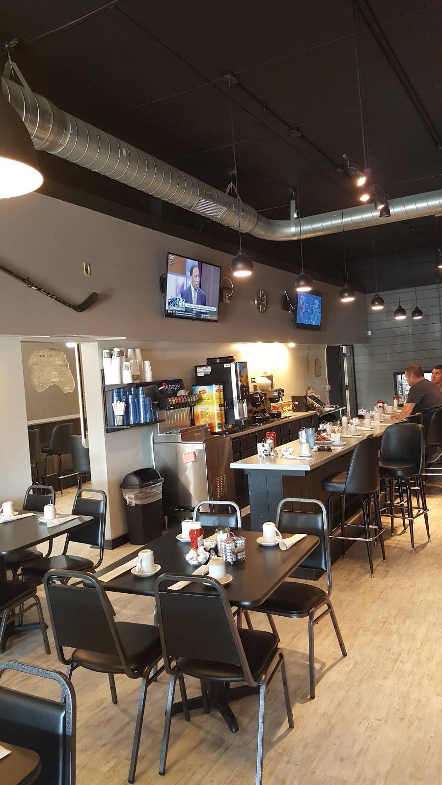 Sisters On Main | restaurant | 307 S Main St, Rockford, IL 61101, USA | 8157088670 OR +1 815-708-8670