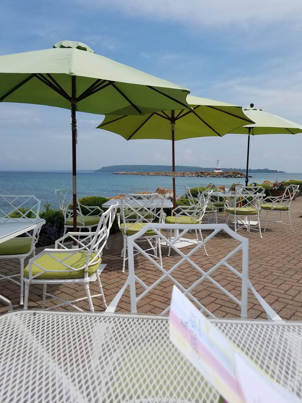 Carriage House | restaurant | 7485 Main St, Mackinac Island, MI 49757, USA | 9068473321 OR +1 906-847-3321