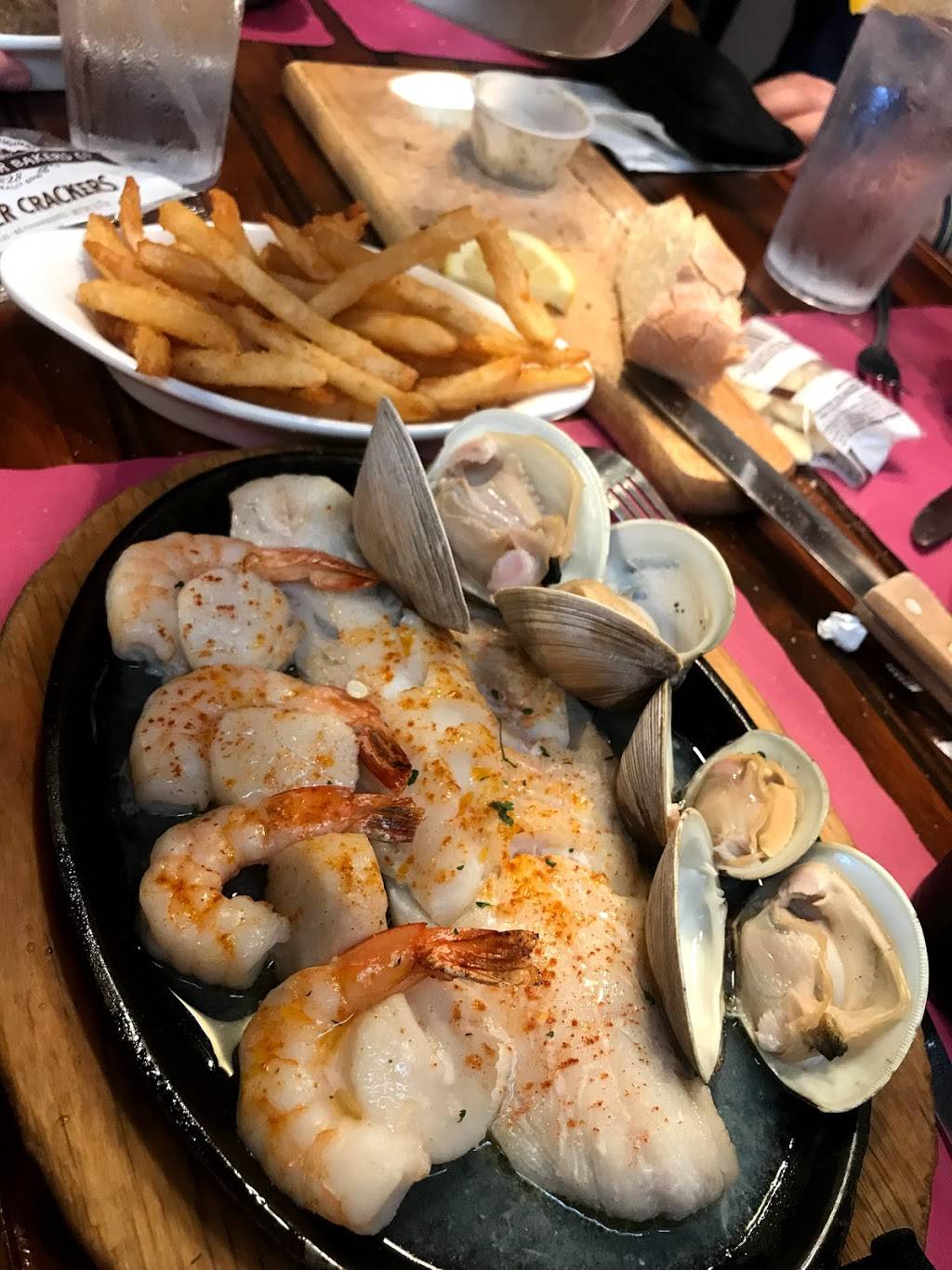 The Clam Bar | restaurant | 3914 Brewerton Rd, Syracuse, NY 13212, USA | 3154581662 OR +1 315-458-1662