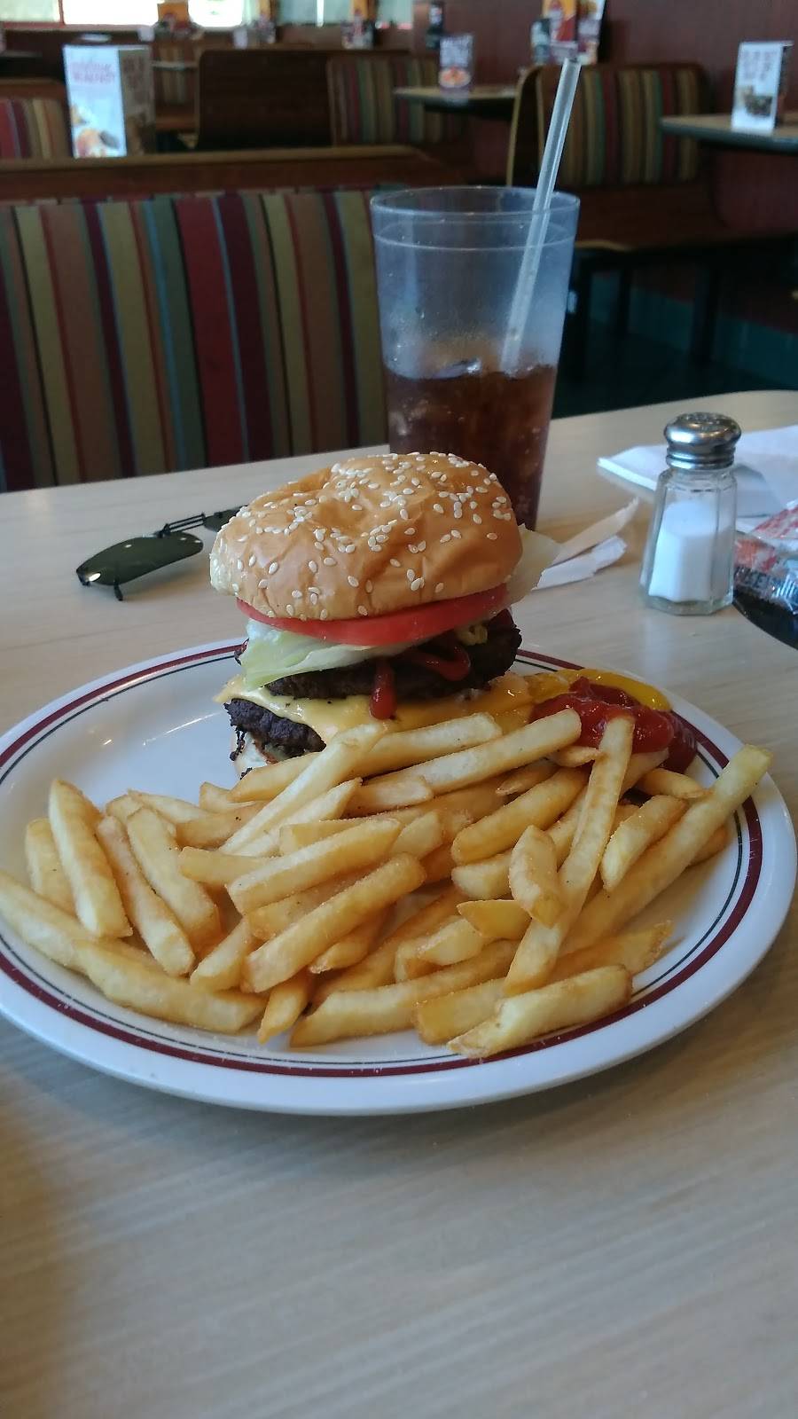 Huddle House | restaurant | 1014 Bypass S, Lawrenceburg, KY 40342, USA | 5028590880 OR +1 502-859-0880