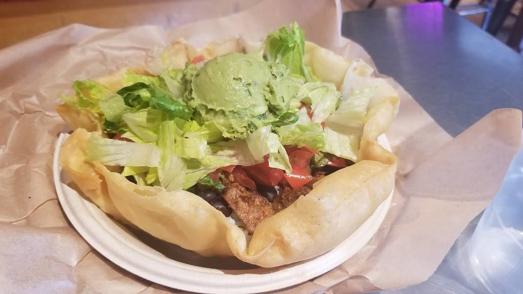 QDOBA Mexican Eats | restaurant | 61-40 188th St, Fresh Meadows, NY 11365, USA | 7184549400 OR +1 718-454-9400