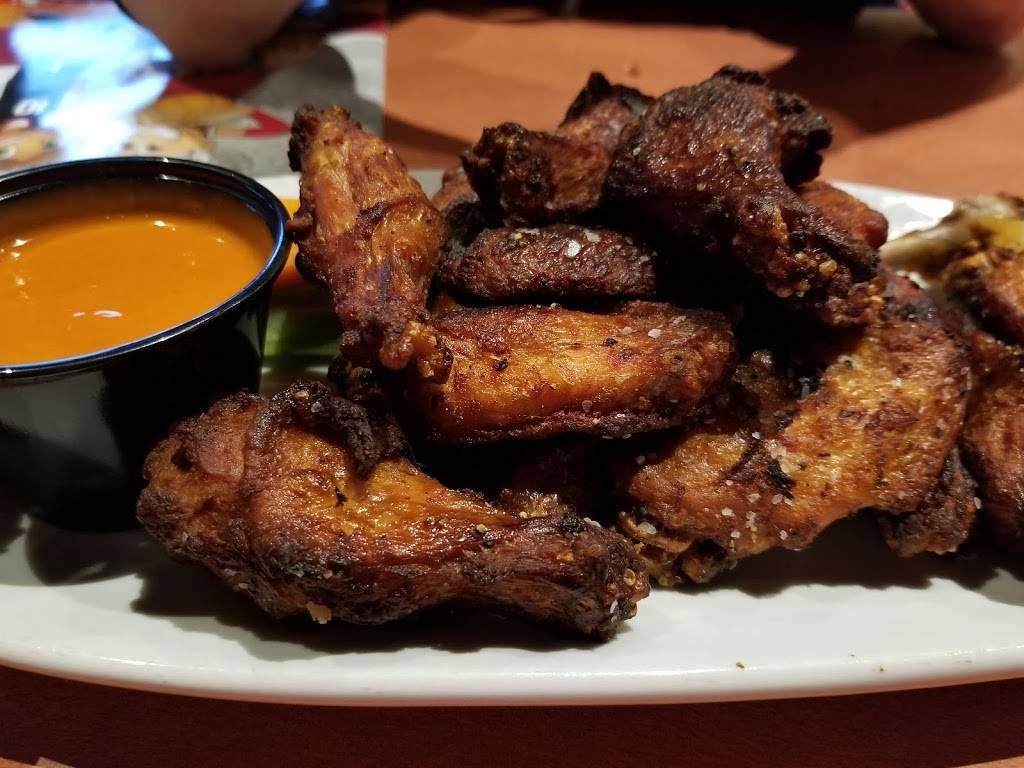 Boston Pizza | restaurant | 4 Horseshoe Crescent, Waterdown, ON L0R 2H2, Canada | 9056901500 OR +1 905-690-1500