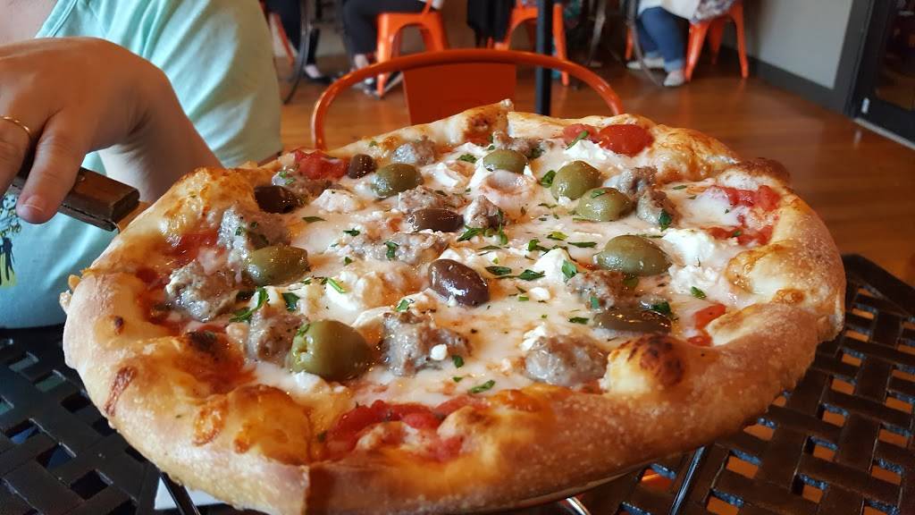 Urban Brick | restaurant | 112 N Woodland Blvd, DeLand, FL 32720, USA | 3863377040 OR +1 386-337-7040