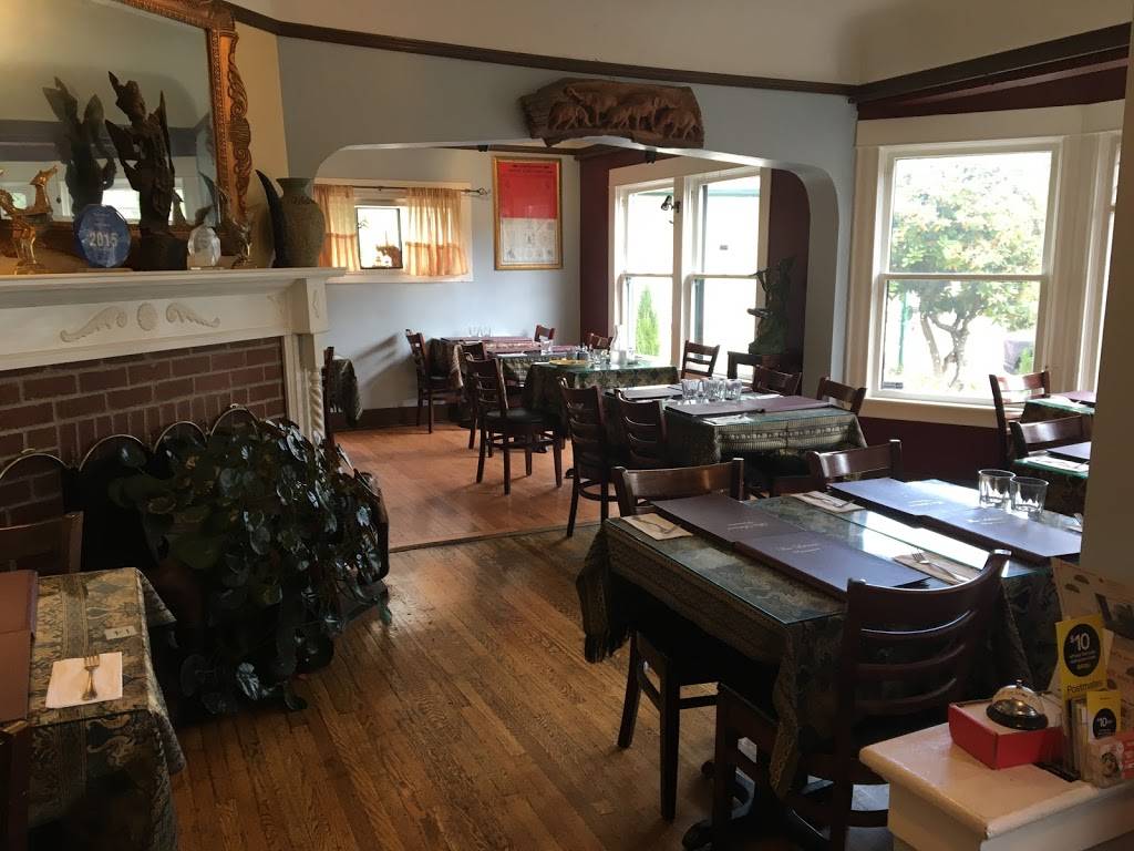Thai Lahnna LLC | restaurant | 7937 SE 13th Ave, Portland, OR 97202, USA | 5032300422 OR +1 503-230-0422