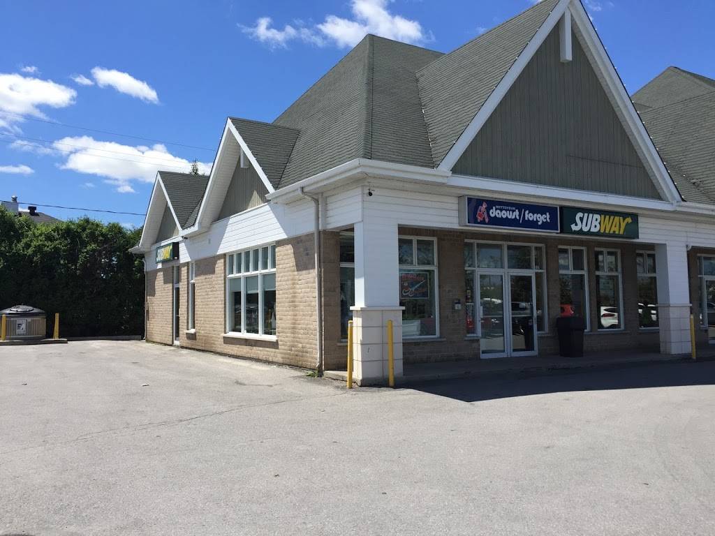 Restaurant SUBWAY | restaurant | 300 Rue Valmont #102, Repentigny, QC J5Y 3X6, Canada | 4509324192 OR +1 450-932-4192