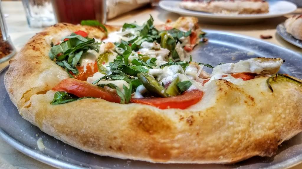 The Tomato Head | restaurant | 12 Market Square, Knoxville, TN 37902, USA | 8656374067 OR +1 865-637-4067