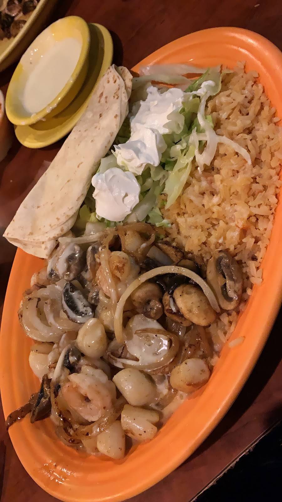 La Hacienda | restaurant | 1116 Eastchester Dr #106, High Point, NC 27265, USA | 3368416384 OR +1 336-841-6384