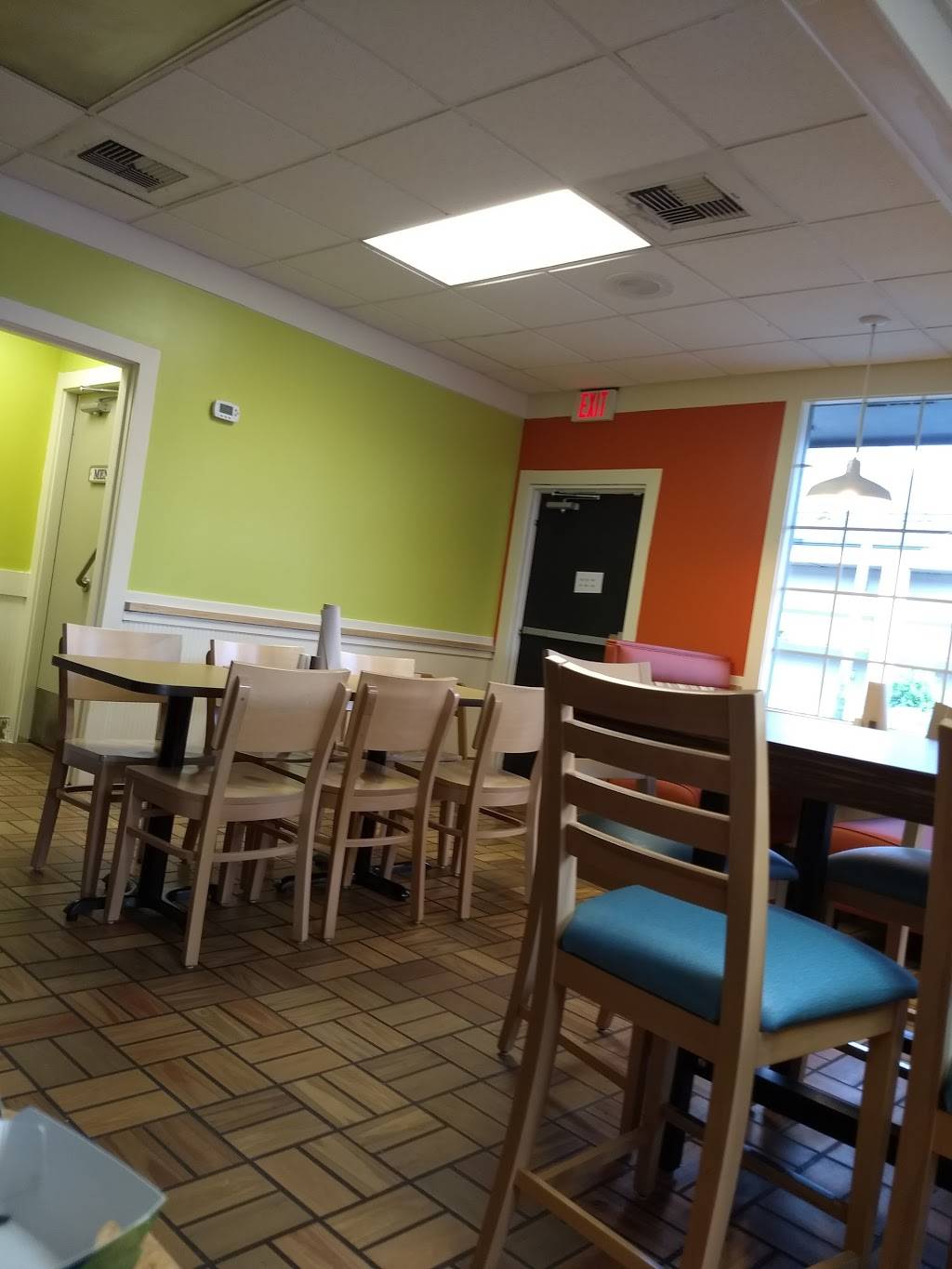 Captain Ds | restaurant | 304 S Main St, Statesboro, GA 30458, USA | 9127643636 OR +1 912-764-3636