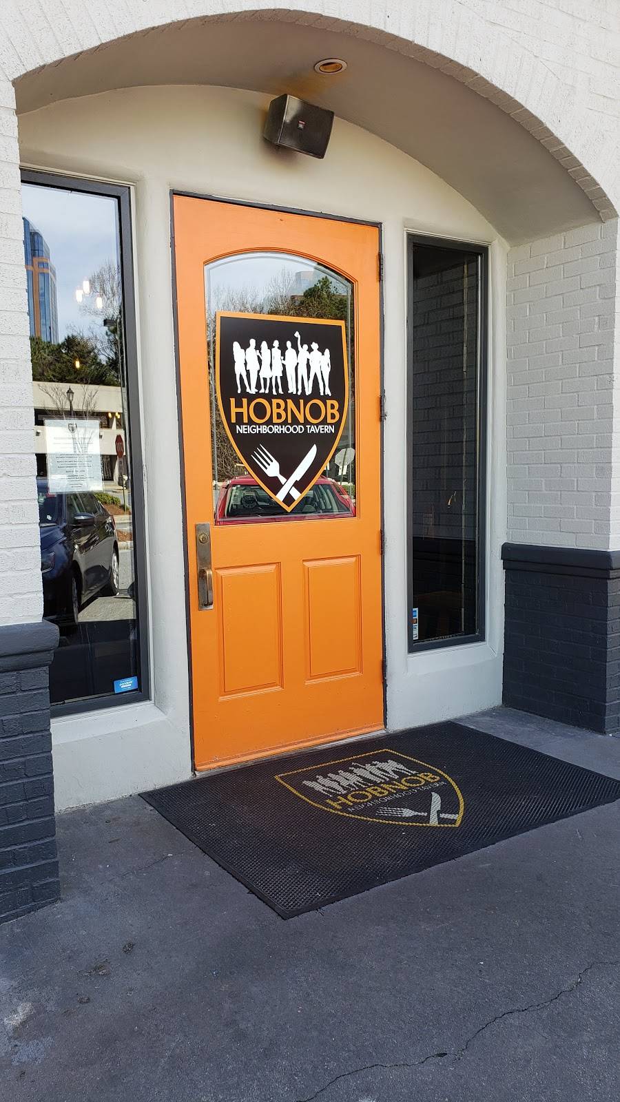 HOBNOB Neighborhood Tavern | restaurant | 1221 Ashford Crossing, Atlanta, GA 30346, USA | 4703957904 OR +1 470-395-7904