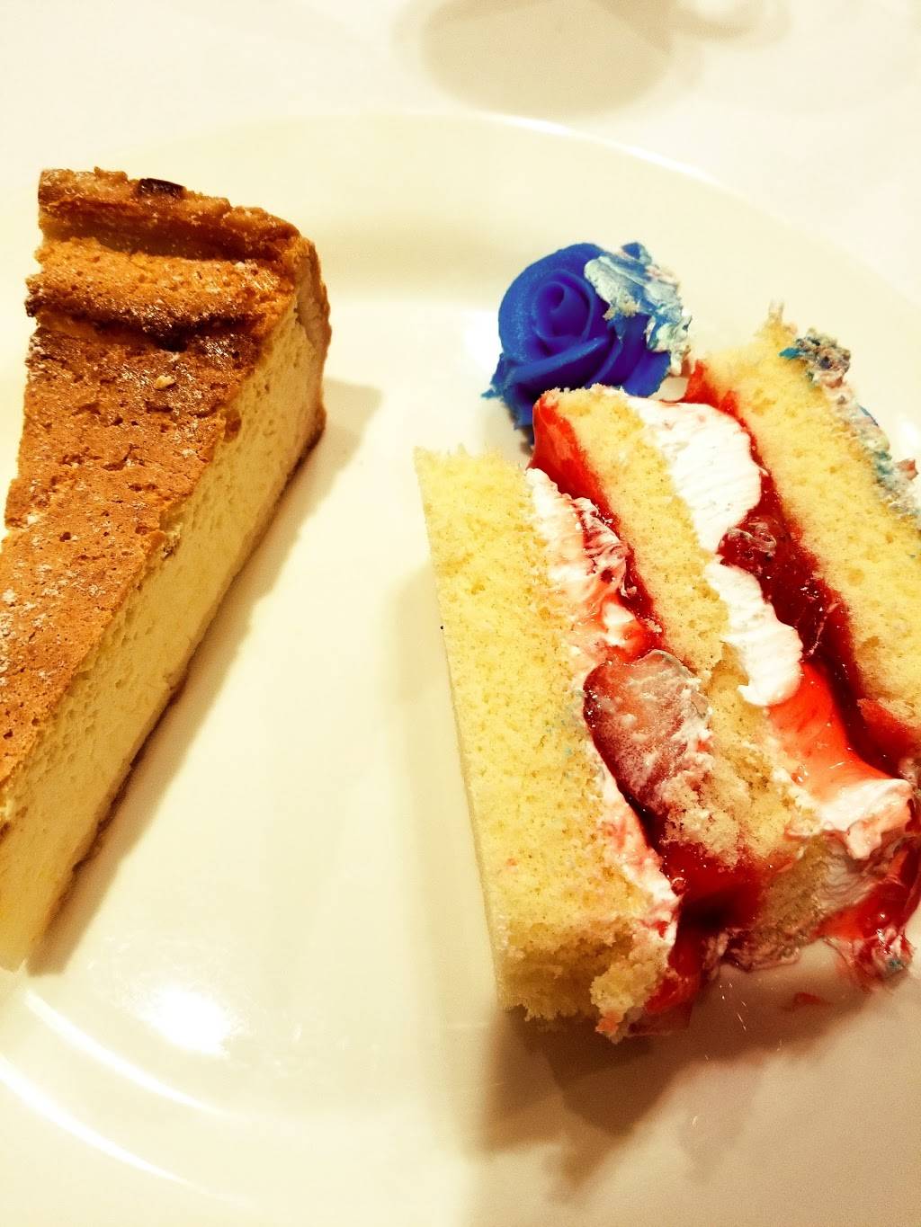 Ginos Restaurant & Pizzeria | restaurant | 7414 5th Ave, Brooklyn, NY 11209, USA | 7187481698 OR +1 718-748-1698