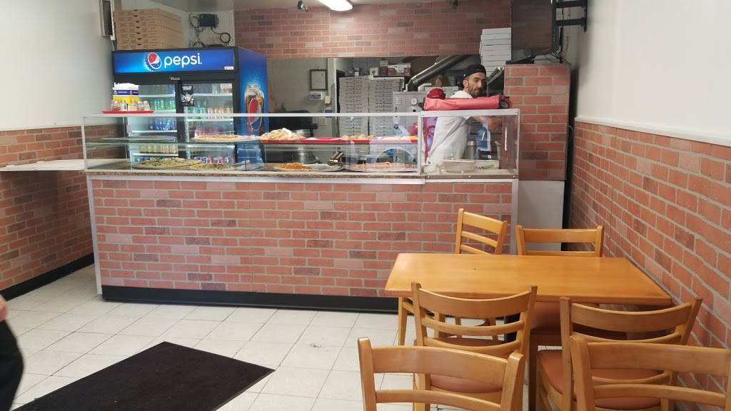 Three Brothers Pizzeria | restaurant | 189 Broad St, Staten Island, NY 10304, USA | 7187272682 OR +1 718-727-2682