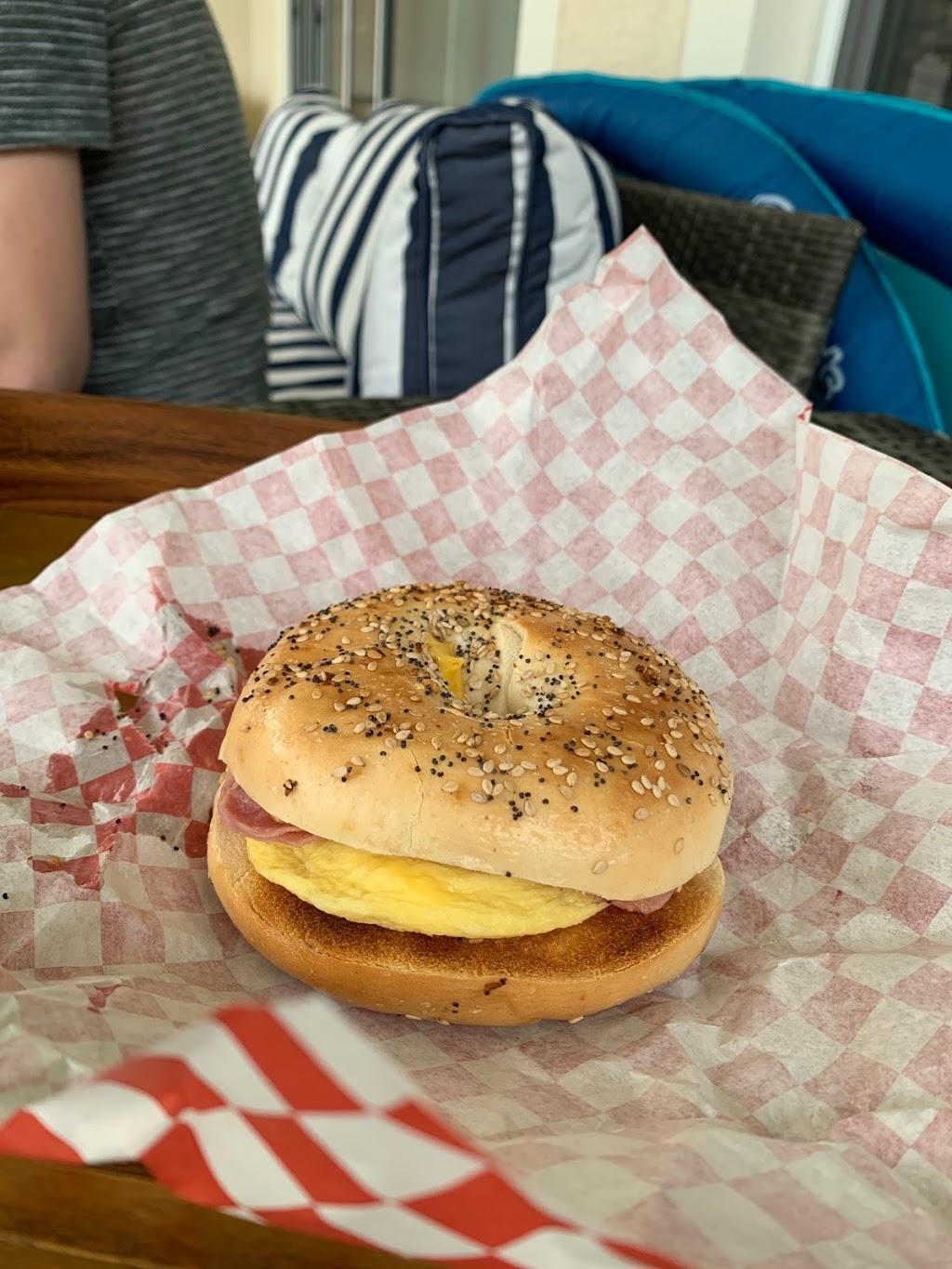 Hole In One Donuts | bakery | 923 Lithia Pinecrest Rd, Brandon, FL 33511, USA | 8134093550 OR +1 813-409-3550