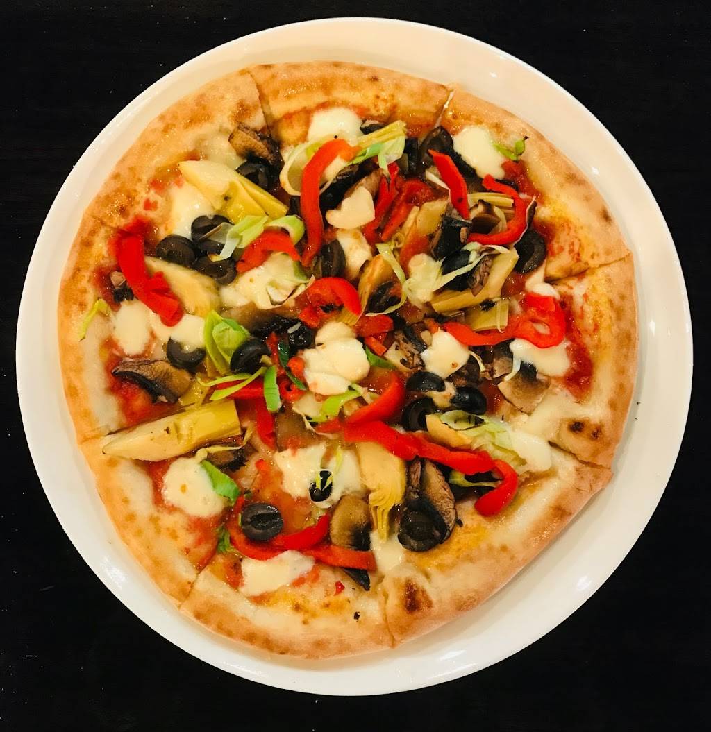 Pizza Nostra Chicago | restaurant | 2411 N Clark St, Chicago, IL 60614, USA | 7736977987 OR +1 773-697-7987