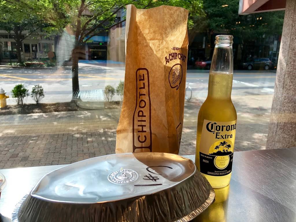 Chipotle Mexican Grill | restaurant | 2231 Crystal Dr Lbby 100, Arlington, VA 22202, USA | 7039208779 OR +1 703-920-8779