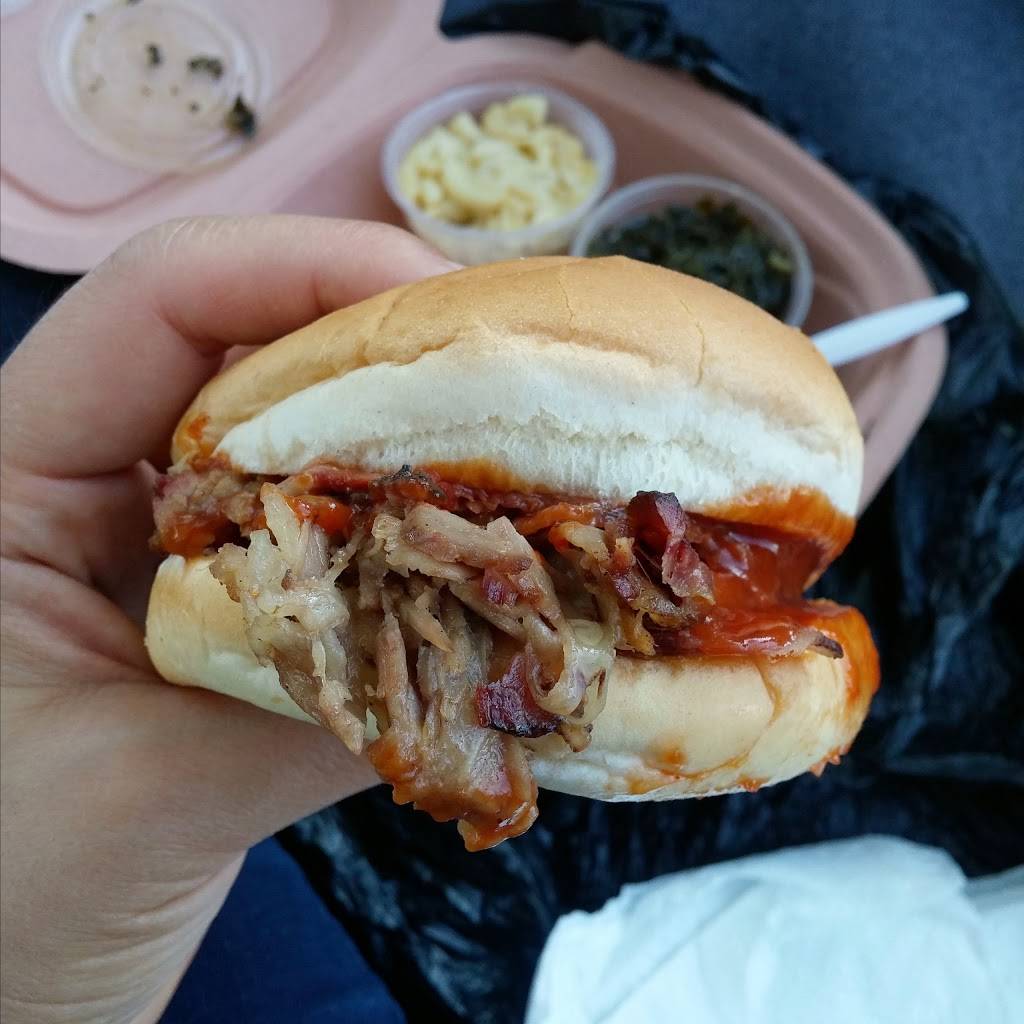 Smoke in the Pit | restaurant | 3733 Chicago Ave, Minneapolis, MN 55407, USA | 6123153145 OR +1 612-315-3145