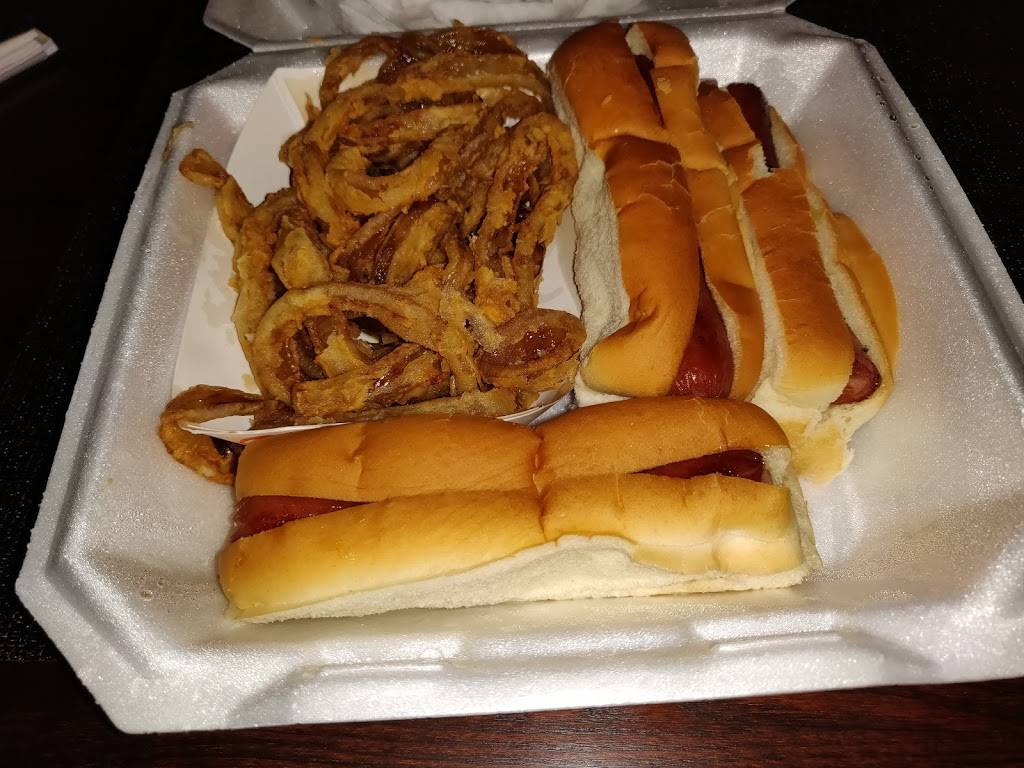 Bolleys Famous Franks | meal takeaway | 38 Water St, Hallowell, ME 04347, USA | 2076222951 OR +1 207-622-2951