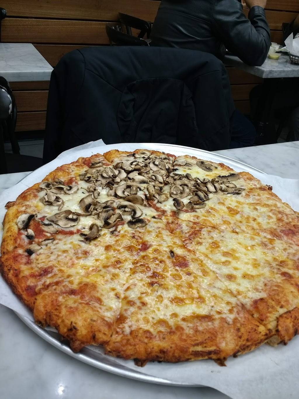 Pacific Kosher Express | restaurant | 19907 Ventura Blvd, Woodland Hills, CA 91364, USA | 8185644385 OR +1 818-564-4385