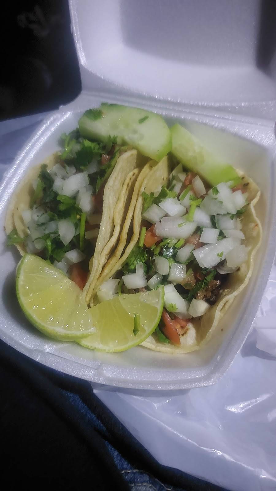 La Familia Bar Restaurant | restaurant | 2818 NW 22nd Ave, Miami, FL 33142, USA | 3056336556 OR +1 305-633-6556